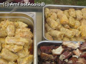 [P10] Wow! E prea apetisant! Vrei, nu vrei, cred ca fiecare va sevi macar 3 sarmale cu smantana si-o bucata de slanina, totul costa numai 10 lei.  » foto by dorgo
 - 
<span class="allrVoted glyphicon glyphicon-heart hidden" id="av1140435"></span>
<a class="m-l-10 hidden" id="sv1140435" onclick="voting_Foto_DelVot(,1140435,26075)" role="button">șterge vot <span class="glyphicon glyphicon-remove"></span></a>
<a id="v91140435" class=" c-red"  onclick="voting_Foto_SetVot(1140435)" role="button"><span class="glyphicon glyphicon-heart-empty"></span> <b>LIKE</b> = Votează poza</a> <img class="hidden"  id="f1140435W9" src="/imagini/loader.gif" border="0" /><span class="AjErrMes hidden" id="e1140435ErM"></span>