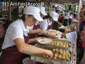[P12] Acestea sunt sarmale, oferite contra cost, de firmele locale » foto by dorgo
 - 
<span class="allrVoted glyphicon glyphicon-heart hidden" id="av1140437"></span>
<a class="m-l-10 hidden" id="sv1140437" onclick="voting_Foto_DelVot(,1140437,26075)" role="button">șterge vot <span class="glyphicon glyphicon-remove"></span></a>
<a id="v91140437" class=" c-red"  onclick="voting_Foto_SetVot(1140437)" role="button"><span class="glyphicon glyphicon-heart-empty"></span> <b>LIKE</b> = Votează poza</a> <img class="hidden"  id="f1140437W9" src="/imagini/loader.gif" border="0" /><span class="AjErrMes hidden" id="e1140437ErM"></span>