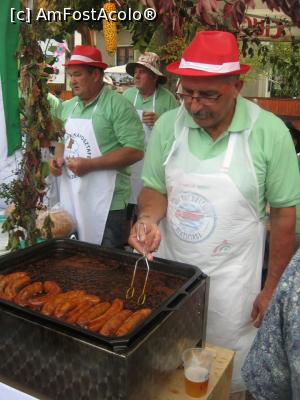 [P07] Dar la festival, nu gasiti numai sarmale » foto by dorgo
 - 
<span class="allrVoted glyphicon glyphicon-heart hidden" id="av1140432"></span>
<a class="m-l-10 hidden" id="sv1140432" onclick="voting_Foto_DelVot(,1140432,26075)" role="button">șterge vot <span class="glyphicon glyphicon-remove"></span></a>
<a id="v91140432" class=" c-red"  onclick="voting_Foto_SetVot(1140432)" role="button"><span class="glyphicon glyphicon-heart-empty"></span> <b>LIKE</b> = Votează poza</a> <img class="hidden"  id="f1140432W9" src="/imagini/loader.gif" border="0" /><span class="AjErrMes hidden" id="e1140432ErM"></span>