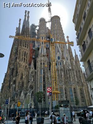 [P02] Sagrada Familia, prima întâlnire la ieșirea din subteran (lumina n-o favorizează în această fotografie...)  » foto by crismis
 - 
<span class="allrVoted glyphicon glyphicon-heart hidden" id="av1141969"></span>
<a class="m-l-10 hidden" id="sv1141969" onclick="voting_Foto_DelVot(,1141969,26107)" role="button">șterge vot <span class="glyphicon glyphicon-remove"></span></a>
<a id="v91141969" class=" c-red"  onclick="voting_Foto_SetVot(1141969)" role="button"><span class="glyphicon glyphicon-heart-empty"></span> <b>LIKE</b> = Votează poza</a> <img class="hidden"  id="f1141969W9" src="/imagini/loader.gif" border="0" /><span class="AjErrMes hidden" id="e1141969ErM"></span>