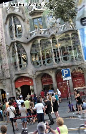 [P16] Casa Batlo » foto by Michi
 - 
<span class="allrVoted glyphicon glyphicon-heart hidden" id="av1250251"></span>
<a class="m-l-10 hidden" id="sv1250251" onclick="voting_Foto_DelVot(,1250251,26107)" role="button">șterge vot <span class="glyphicon glyphicon-remove"></span></a>
<a id="v91250251" class=" c-red"  onclick="voting_Foto_SetVot(1250251)" role="button"><span class="glyphicon glyphicon-heart-empty"></span> <b>LIKE</b> = Votează poza</a> <img class="hidden"  id="f1250251W9" src="/imagini/loader.gif" border="0" /><span class="AjErrMes hidden" id="e1250251ErM"></span>