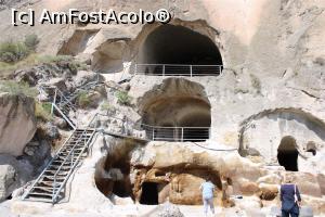[P10] Vardzia, Galeriile și tunelele ascunse odinioară, azi înlocuite cu scări, am urcat și am făcut poze pentru a vedea interiorul lor...  » foto by mprofeanu
 - 
<span class="allrVoted glyphicon glyphicon-heart hidden" id="av1142452"></span>
<a class="m-l-10 hidden" id="sv1142452" onclick="voting_Foto_DelVot(,1142452,26115)" role="button">șterge vot <span class="glyphicon glyphicon-remove"></span></a>
<a id="v91142452" class=" c-red"  onclick="voting_Foto_SetVot(1142452)" role="button"><span class="glyphicon glyphicon-heart-empty"></span> <b>LIKE</b> = Votează poza</a> <img class="hidden"  id="f1142452W9" src="/imagini/loader.gif" border="0" /><span class="AjErrMes hidden" id="e1142452ErM"></span>