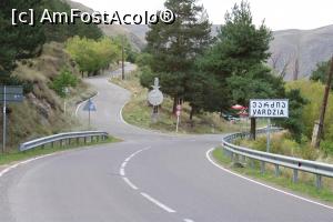 [P02] Vardzia, Oprire pentru pozare la intrarea în „Orașul Rupestru”, se merge spre dreapta » foto by mprofeanu
 - 
<span class="allrVoted glyphicon glyphicon-heart hidden" id="av1142444"></span>
<a class="m-l-10 hidden" id="sv1142444" onclick="voting_Foto_DelVot(,1142444,26115)" role="button">șterge vot <span class="glyphicon glyphicon-remove"></span></a>
<a id="v91142444" class=" c-red"  onclick="voting_Foto_SetVot(1142444)" role="button"><span class="glyphicon glyphicon-heart-empty"></span> <b>LIKE</b> = Votează poza</a> <img class="hidden"  id="f1142444W9" src="/imagini/loader.gif" border="0" /><span class="AjErrMes hidden" id="e1142444ErM"></span>