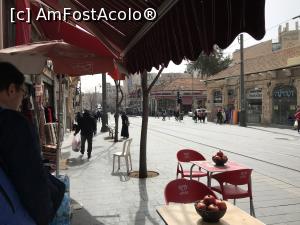 [P07] Jaffa Street, în apropiere de cazarea noastră.  » foto by alinafulg
 - 
<span class="allrVoted glyphicon glyphicon-heart hidden" id="av1143119"></span>
<a class="m-l-10 hidden" id="sv1143119" onclick="voting_Foto_DelVot(,1143119,26119)" role="button">șterge vot <span class="glyphicon glyphicon-remove"></span></a>
<a id="v91143119" class=" c-red"  onclick="voting_Foto_SetVot(1143119)" role="button"><span class="glyphicon glyphicon-heart-empty"></span> <b>LIKE</b> = Votează poza</a> <img class="hidden"  id="f1143119W9" src="/imagini/loader.gif" border="0" /><span class="AjErrMes hidden" id="e1143119ErM"></span>