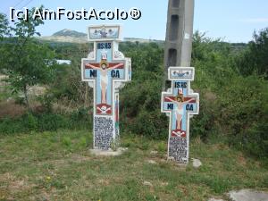 [P02] În zonă există numeroase cruci de piatră pictate, amplasate pe marginea drumului.  » foto by Floryn81
 - 
<span class="allrVoted glyphicon glyphicon-heart hidden" id="av821781"></span>
<a class="m-l-10 hidden" id="sv821781" onclick="voting_Foto_DelVot(,821781,26152)" role="button">șterge vot <span class="glyphicon glyphicon-remove"></span></a>
<a id="v9821781" class=" c-red"  onclick="voting_Foto_SetVot(821781)" role="button"><span class="glyphicon glyphicon-heart-empty"></span> <b>LIKE</b> = Votează poza</a> <img class="hidden"  id="f821781W9" src="/imagini/loader.gif" border="0" /><span class="AjErrMes hidden" id="e821781ErM"></span>