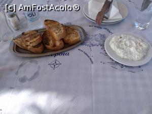 [P03] O Nikos, tavernă-pescărie - ceva pită prăjită cu ulei de măsline și busuioc, lângă o salată țațiki cam... seacă » foto by Dragoș_MD
 - 
<span class="allrVoted glyphicon glyphicon-heart hidden" id="av1151459"></span>
<a class="m-l-10 hidden" id="sv1151459" onclick="voting_Foto_DelVot(,1151459,26225)" role="button">șterge vot <span class="glyphicon glyphicon-remove"></span></a>
<a id="v91151459" class=" c-red"  onclick="voting_Foto_SetVot(1151459)" role="button"><span class="glyphicon glyphicon-heart-empty"></span> <b>LIKE</b> = Votează poza</a> <img class="hidden"  id="f1151459W9" src="/imagini/loader.gif" border="0" /><span class="AjErrMes hidden" id="e1151459ErM"></span>