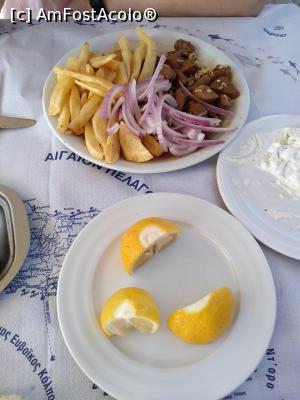 [P05] O Nikos, tavernă-pescărie -??? de porc cu cartofi prăjiți » foto by Dragoș_MD
 - 
<span class="allrVoted glyphicon glyphicon-heart hidden" id="av1151461"></span>
<a class="m-l-10 hidden" id="sv1151461" onclick="voting_Foto_DelVot(,1151461,26225)" role="button">șterge vot <span class="glyphicon glyphicon-remove"></span></a>
<a id="v91151461" class=" c-red"  onclick="voting_Foto_SetVot(1151461)" role="button"><span class="glyphicon glyphicon-heart-empty"></span> <b>LIKE</b> = Votează poza</a> <img class="hidden"  id="f1151461W9" src="/imagini/loader.gif" border="0" /><span class="AjErrMes hidden" id="e1151461ErM"></span>