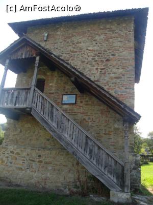 [P06] Deși am urcat pe scară, ușa era închisă, astfel că nu am putut vizita Cula Bujoreanu în interior.  » foto by Floryn81
 - 
<span class="allrVoted glyphicon glyphicon-heart hidden" id="av715835"></span>
<a class="m-l-10 hidden" id="sv715835" onclick="voting_Foto_DelVot(,715835,26230)" role="button">șterge vot <span class="glyphicon glyphicon-remove"></span></a>
<a id="v9715835" class=" c-red"  onclick="voting_Foto_SetVot(715835)" role="button"><span class="glyphicon glyphicon-heart-empty"></span> <b>LIKE</b> = Votează poza</a> <img class="hidden"  id="f715835W9" src="/imagini/loader.gif" border="0" /><span class="AjErrMes hidden" id="e715835ErM"></span>