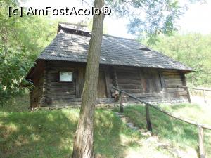 [P16] Muzeul Satului Vâlcean - Casa Elvira Ceaușescu. » foto by iulianic
 - 
<span class="allrVoted glyphicon glyphicon-heart hidden" id="av1253619"></span>
<a class="m-l-10 hidden" id="sv1253619" onclick="voting_Foto_DelVot(,1253619,26230)" role="button">șterge vot <span class="glyphicon glyphicon-remove"></span></a>
<a id="v91253619" class=" c-red"  onclick="voting_Foto_SetVot(1253619)" role="button"><span class="glyphicon glyphicon-heart-empty"></span> <b>LIKE</b> = Votează poza</a> <img class="hidden"  id="f1253619W9" src="/imagini/loader.gif" border="0" /><span class="AjErrMes hidden" id="e1253619ErM"></span>