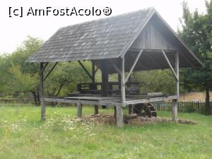 [P17] Muzeul Satului Vâlcean - Moară. » foto by iulianic
 - 
<span class="allrVoted glyphicon glyphicon-heart hidden" id="av1253620"></span>
<a class="m-l-10 hidden" id="sv1253620" onclick="voting_Foto_DelVot(,1253620,26230)" role="button">șterge vot <span class="glyphicon glyphicon-remove"></span></a>
<a id="v91253620" class=" c-red"  onclick="voting_Foto_SetVot(1253620)" role="button"><span class="glyphicon glyphicon-heart-empty"></span> <b>LIKE</b> = Votează poza</a> <img class="hidden"  id="f1253620W9" src="/imagini/loader.gif" border="0" /><span class="AjErrMes hidden" id="e1253620ErM"></span>