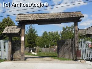[P02] Muzeul Satului Vâlcean - Intrarea din Str. Valea Bujorencii. » foto by iulianic
 - 
<span class="allrVoted glyphicon glyphicon-heart hidden" id="av1253605"></span>
<a class="m-l-10 hidden" id="sv1253605" onclick="voting_Foto_DelVot(,1253605,26230)" role="button">șterge vot <span class="glyphicon glyphicon-remove"></span></a>
<a id="v91253605" class=" c-red"  onclick="voting_Foto_SetVot(1253605)" role="button"><span class="glyphicon glyphicon-heart-empty"></span> <b>LIKE</b> = Votează poza</a> <img class="hidden"  id="f1253605W9" src="/imagini/loader.gif" border="0" /><span class="AjErrMes hidden" id="e1253605ErM"></span>