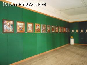 [P27] Muzeul Satului Vâlcean - Expoziție de icoane pe sticlă în Școala Primară. » foto by iulianic
 - 
<span class="allrVoted glyphicon glyphicon-heart hidden" id="av1253630"></span>
<a class="m-l-10 hidden" id="sv1253630" onclick="voting_Foto_DelVot(,1253630,26230)" role="button">șterge vot <span class="glyphicon glyphicon-remove"></span></a>
<a id="v91253630" class=" c-red"  onclick="voting_Foto_SetVot(1253630)" role="button"><span class="glyphicon glyphicon-heart-empty"></span> <b>LIKE</b> = Votează poza</a> <img class="hidden"  id="f1253630W9" src="/imagini/loader.gif" border="0" /><span class="AjErrMes hidden" id="e1253630ErM"></span>