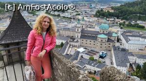 [P58] In turul panoramic se vede foarte bine Catedrala din Salzburg, situata in Domplatz sau Piata Catedralei, impreuna cu Residenz si Abatia Sf. Petru. Catedrala originala a fost construita pe ruinele romane in 767. A fost apoi distrusa de un incendiu si reconstruita in stil romanic. Un incendiu a distrus-o din nou. A fost reconstruita in stil baroc, insa a fost avariata in 1944, cand cupola a fost lovita de bombe. Renovarea finala a bisericii a avut loc in 1959. Aceasta este biserica in care a fost botezat Mozart si locul in care acesta a compus multe piese de muzica liturgica. » foto by geani anto
 - 
<span class="allrVoted glyphicon glyphicon-heart hidden" id="av1416391"></span>
<a class="m-l-10 hidden" id="sv1416391" onclick="voting_Foto_DelVot(,1416391,26232)" role="button">șterge vot <span class="glyphicon glyphicon-remove"></span></a>
<a id="v91416391" class=" c-red"  onclick="voting_Foto_SetVot(1416391)" role="button"><span class="glyphicon glyphicon-heart-empty"></span> <b>LIKE</b> = Votează poza</a> <img class="hidden"  id="f1416391W9" src="/imagini/loader.gif" border="0" /><span class="AjErrMes hidden" id="e1416391ErM"></span>