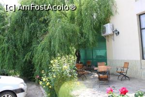 [P03] Popasul Sârbi, Mica terasă din fața restaurantului se întindea și în spate, DN24 / E581, Județul Vaslui, Mitoc » foto by mprofeanu
 - 
<span class="allrVoted glyphicon glyphicon-heart hidden" id="av1153357"></span>
<a class="m-l-10 hidden" id="sv1153357" onclick="voting_Foto_DelVot(,1153357,26240)" role="button">șterge vot <span class="glyphicon glyphicon-remove"></span></a>
<a id="v91153357" class=" c-red"  onclick="voting_Foto_SetVot(1153357)" role="button"><span class="glyphicon glyphicon-heart-empty"></span> <b>LIKE</b> = Votează poza</a> <img class="hidden"  id="f1153357W9" src="/imagini/loader.gif" border="0" /><span class="AjErrMes hidden" id="e1153357ErM"></span>