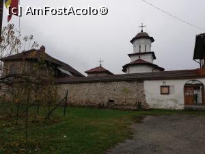 [P01] Zidurile mănăstirii Sărăcinești - restaurate parțial » foto by Daisy Petal
 - 
<span class="allrVoted glyphicon glyphicon-heart hidden" id="av1153489"></span>
<a class="m-l-10 hidden" id="sv1153489" onclick="voting_Foto_DelVot(,1153489,26241)" role="button">șterge vot <span class="glyphicon glyphicon-remove"></span></a>
<a id="v91153489" class=" c-red"  onclick="voting_Foto_SetVot(1153489)" role="button"><span class="glyphicon glyphicon-heart-empty"></span> <b>LIKE</b> = Votează poza</a> <img class="hidden"  id="f1153489W9" src="/imagini/loader.gif" border="0" /><span class="AjErrMes hidden" id="e1153489ErM"></span>
