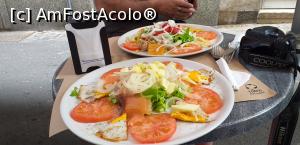 [P20] Ensalada salmon

<i> </i> » foto by irinad
 - 
<span class="allrVoted glyphicon glyphicon-heart hidden" id="av1345916"></span>
<a class="m-l-10 hidden" id="sv1345916" onclick="voting_Foto_DelVot(,1345916,26247)" role="button">șterge vot <span class="glyphicon glyphicon-remove"></span></a>
<a id="v91345916" class=" c-red"  onclick="voting_Foto_SetVot(1345916)" role="button"><span class="glyphicon glyphicon-heart-empty"></span> <b>LIKE</b> = Votează poza</a> <img class="hidden"  id="f1345916W9" src="/imagini/loader.gif" border="0" /><span class="AjErrMes hidden" id="e1345916ErM"></span>