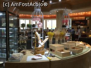 [P45] Hotel Sheraton - la micul dejun, coltul brutarului » foto by mishu
 - 
<span class="allrVoted glyphicon glyphicon-heart hidden" id="av1156162"></span>
<a class="m-l-10 hidden" id="sv1156162" onclick="voting_Foto_DelVot(,1156162,26262)" role="button">șterge vot <span class="glyphicon glyphicon-remove"></span></a>
<a id="v91156162" class=" c-red"  onclick="voting_Foto_SetVot(1156162)" role="button"><span class="glyphicon glyphicon-heart-empty"></span> <b>LIKE</b> = Votează poza</a> <img class="hidden"  id="f1156162W9" src="/imagini/loader.gif" border="0" /><span class="AjErrMes hidden" id="e1156162ErM"></span>