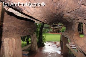 [P57] Puerto Iguazu, Complex Turistic Aripuca, zonă amenajată în partea stângă de lângă intrare, un imens acoperiș din trunchi de copac » foto by mprofeanu
 - 
<span class="allrVoted glyphicon glyphicon-heart hidden" id="av1156844"></span>
<a class="m-l-10 hidden" id="sv1156844" onclick="voting_Foto_DelVot(,1156844,26268)" role="button">șterge vot <span class="glyphicon glyphicon-remove"></span></a>
<a id="v91156844" class=" c-red"  onclick="voting_Foto_SetVot(1156844)" role="button"><span class="glyphicon glyphicon-heart-empty"></span> <b>LIKE</b> = Votează poza</a> <img class="hidden"  id="f1156844W9" src="/imagini/loader.gif" border="0" /><span class="AjErrMes hidden" id="e1156844ErM"></span>