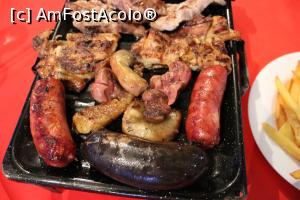 [P08] 8 IMG_2543 Puerto Iguazú, Res y Parrilla Rafa, Grătarul pentru două persoane, În prim plan specialitățile argentiniene cârnații Criollos și Morcilla Dulce, cel negru, rinichi...  » foto by mprofeanu
 - 
<span class="allrVoted glyphicon glyphicon-heart hidden" id="av1157521"></span>
<a class="m-l-10 hidden" id="sv1157521" onclick="voting_Foto_DelVot(,1157521,26271)" role="button">șterge vot <span class="glyphicon glyphicon-remove"></span></a>
<a id="v91157521" class=" c-red"  onclick="voting_Foto_SetVot(1157521)" role="button"><span class="glyphicon glyphicon-heart-empty"></span> <b>LIKE</b> = Votează poza</a> <img class="hidden"  id="f1157521W9" src="/imagini/loader.gif" border="0" /><span class="AjErrMes hidden" id="e1157521ErM"></span>