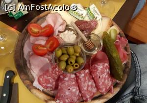 [P03] Platoul cu mezeluri și brânzeturi locale » foto by BOGDAN DSN
 - 
<span class="allrVoted glyphicon glyphicon-heart hidden" id="av1158984"></span>
<a class="m-l-10 hidden" id="sv1158984" onclick="voting_Foto_DelVot(,1158984,26274)" role="button">șterge vot <span class="glyphicon glyphicon-remove"></span></a>
<a id="v91158984" class=" c-red"  onclick="voting_Foto_SetVot(1158984)" role="button"><span class="glyphicon glyphicon-heart-empty"></span> <b>LIKE</b> = Votează poza</a> <img class="hidden"  id="f1158984W9" src="/imagini/loader.gif" border="0" /><span class="AjErrMes hidden" id="e1158984ErM"></span>