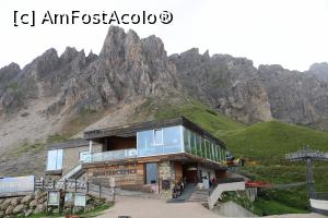 [P35] Val Gardena - Dantercepies, un restaurant modern cu pereți de sticlă în care foarte frumos se oglindesc munții.  » foto by doina_c24
 - 
<span class="allrVoted glyphicon glyphicon-heart hidden" id="av1158600"></span>
<a class="m-l-10 hidden" id="sv1158600" onclick="voting_Foto_DelVot(,1158600,26281)" role="button">șterge vot <span class="glyphicon glyphicon-remove"></span></a>
<a id="v91158600" class=" c-red"  onclick="voting_Foto_SetVot(1158600)" role="button"><span class="glyphicon glyphicon-heart-empty"></span> <b>LIKE</b> = Votează poza</a> <img class="hidden"  id="f1158600W9" src="/imagini/loader.gif" border="0" /><span class="AjErrMes hidden" id="e1158600ErM"></span>