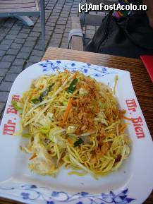 [P11] Dresda, mancarea pe care am luat-o la restaurantul asiatic » foto by magdalena
 - 
<span class="allrVoted glyphicon glyphicon-heart hidden" id="av148354"></span>
<a class="m-l-10 hidden" id="sv148354" onclick="voting_Foto_DelVot(,148354,26286)" role="button">șterge vot <span class="glyphicon glyphicon-remove"></span></a>
<a id="v9148354" class=" c-red"  onclick="voting_Foto_SetVot(148354)" role="button"><span class="glyphicon glyphicon-heart-empty"></span> <b>LIKE</b> = Votează poza</a> <img class="hidden"  id="f148354W9" src="/imagini/loader.gif" border="0" /><span class="AjErrMes hidden" id="e148354ErM"></span>