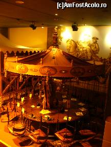 [P22] Dresda, restaurantul 'Sophienkeller', interior restaurant, masa carusel » foto by magdalena
 - 
<span class="allrVoted glyphicon glyphicon-heart hidden" id="av148365"></span>
<a class="m-l-10 hidden" id="sv148365" onclick="voting_Foto_DelVot(,148365,26286)" role="button">șterge vot <span class="glyphicon glyphicon-remove"></span></a>
<a id="v9148365" class=" c-red"  onclick="voting_Foto_SetVot(148365)" role="button"><span class="glyphicon glyphicon-heart-empty"></span> <b>LIKE</b> = Votează poza</a> <img class="hidden"  id="f148365W9" src="/imagini/loader.gif" border="0" /><span class="AjErrMes hidden" id="e148365ErM"></span>