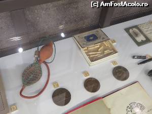 [P15] Obiecte aparținând profesorilor dela Facultatea de Medicină.  » foto by tata123 🔱
 - 
<span class="allrVoted glyphicon glyphicon-heart hidden" id="av649067"></span>
<a class="m-l-10 hidden" id="sv649067" onclick="voting_Foto_DelVot(,649067,26298)" role="button">șterge vot <span class="glyphicon glyphicon-remove"></span></a>
<a id="v9649067" class=" c-red"  onclick="voting_Foto_SetVot(649067)" role="button"><span class="glyphicon glyphicon-heart-empty"></span> <b>LIKE</b> = Votează poza</a> <img class="hidden"  id="f649067W9" src="/imagini/loader.gif" border="0" /><span class="AjErrMes hidden" id="e649067ErM"></span>