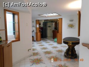 [P32] Spaţiul comun al

hotelului Holidays Baia d’Amalfi » foto by irinad
 - 
<span class="allrVoted glyphicon glyphicon-heart hidden" id="av1163014"></span>
<a class="m-l-10 hidden" id="sv1163014" onclick="voting_Foto_DelVot(,1163014,26312)" role="button">șterge vot <span class="glyphicon glyphicon-remove"></span></a>
<a id="v91163014" class=" c-red"  onclick="voting_Foto_SetVot(1163014)" role="button"><span class="glyphicon glyphicon-heart-empty"></span> <b>LIKE</b> = Votează poza</a> <img class="hidden"  id="f1163014W9" src="/imagini/loader.gif" border="0" /><span class="AjErrMes hidden" id="e1163014ErM"></span>