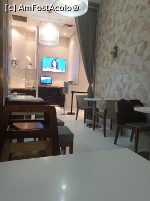 [P11] pe la restaurant » foto by robert
 - 
<span class="allrVoted glyphicon glyphicon-heart hidden" id="av1163571"></span>
<a class="m-l-10 hidden" id="sv1163571" onclick="voting_Foto_DelVot(,1163571,26316)" role="button">șterge vot <span class="glyphicon glyphicon-remove"></span></a>
<a id="v91163571" class=" c-red"  onclick="voting_Foto_SetVot(1163571)" role="button"><span class="glyphicon glyphicon-heart-empty"></span> <b>LIKE</b> = Votează poza</a> <img class="hidden"  id="f1163571W9" src="/imagini/loader.gif" border="0" /><span class="AjErrMes hidden" id="e1163571ErM"></span>