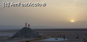 [P16] Chott el Jerid - răsărit de soare peste lacul aproape secat » foto by nicole33
 - 
<span class="allrVoted glyphicon glyphicon-heart hidden" id="av1165454"></span>
<a class="m-l-10 hidden" id="sv1165454" onclick="voting_Foto_DelVot(,1165454,26322)" role="button">șterge vot <span class="glyphicon glyphicon-remove"></span></a>
<a id="v91165454" class=" c-red"  onclick="voting_Foto_SetVot(1165454)" role="button"><span class="glyphicon glyphicon-heart-empty"></span> <b>LIKE</b> = Votează poza</a> <img class="hidden"  id="f1165454W9" src="/imagini/loader.gif" border="0" /><span class="AjErrMes hidden" id="e1165454ErM"></span>