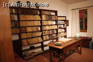 [P47] Heraklion, Muzeul de istorie, Colecției Nikos Kazantzakis, Cameră reconstituită a scriitorului, Biblioteca » foto by mprofeanu
 - 
<span class="allrVoted glyphicon glyphicon-heart hidden" id="av1283897"></span>
<a class="m-l-10 hidden" id="sv1283897" onclick="voting_Foto_DelVot(,1283897,26337)" role="button">șterge vot <span class="glyphicon glyphicon-remove"></span></a>
<a id="v91283897" class=" c-red"  onclick="voting_Foto_SetVot(1283897)" role="button"><span class="glyphicon glyphicon-heart-empty"></span> <b>LIKE</b> = Votează poza</a> <img class="hidden"  id="f1283897W9" src="/imagini/loader.gif" border="0" /><span class="AjErrMes hidden" id="e1283897ErM"></span>