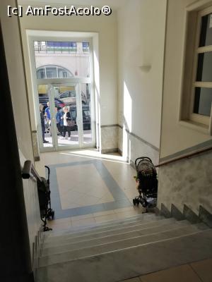 [P15] Scara interioara spre iesire din bloc » foto by ultrasro
 - 
<span class="allrVoted glyphicon glyphicon-heart hidden" id="av1166673"></span>
<a class="m-l-10 hidden" id="sv1166673" onclick="voting_Foto_DelVot(,1166673,26341)" role="button">șterge vot <span class="glyphicon glyphicon-remove"></span></a>
<a id="v91166673" class=" c-red"  onclick="voting_Foto_SetVot(1166673)" role="button"><span class="glyphicon glyphicon-heart-empty"></span> <b>LIKE</b> = Votează poza</a> <img class="hidden"  id="f1166673W9" src="/imagini/loader.gif" border="0" /><span class="AjErrMes hidden" id="e1166673ErM"></span>
