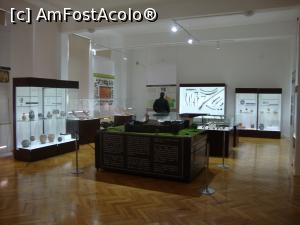 [P05] Am intrat în prima sală a muzeului - descoperiri arheologice din Mileniul I și din Evul Mediu.  » foto by Floryn81
 - 
<span class="allrVoted glyphicon glyphicon-heart hidden" id="av818059"></span>
<a class="m-l-10 hidden" id="sv818059" onclick="voting_Foto_DelVot(,818059,26354)" role="button">șterge vot <span class="glyphicon glyphicon-remove"></span></a>
<a id="v9818059" class=" c-red"  onclick="voting_Foto_SetVot(818059)" role="button"><span class="glyphicon glyphicon-heart-empty"></span> <b>LIKE</b> = Votează poza</a> <img class="hidden"  id="f818059W9" src="/imagini/loader.gif" border="0" /><span class="AjErrMes hidden" id="e818059ErM"></span>