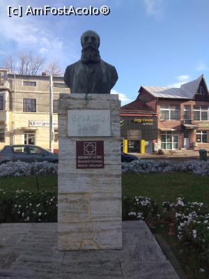 [P39] Bustul lui Bogdan Petriceicu Hașdeu la Buzău » foto by Mioritik
 - 
<span class="allrVoted glyphicon glyphicon-heart hidden" id="av1289903"></span>
<a class="m-l-10 hidden" id="sv1289903" onclick="voting_Foto_DelVot(,1289903,26355)" role="button">șterge vot <span class="glyphicon glyphicon-remove"></span></a>
<a id="v91289903" class=" c-red"  onclick="voting_Foto_SetVot(1289903)" role="button"><span class="glyphicon glyphicon-heart-empty"></span> <b>LIKE</b> = Votează poza</a> <img class="hidden"  id="f1289903W9" src="/imagini/loader.gif" border="0" /><span class="AjErrMes hidden" id="e1289903ErM"></span>