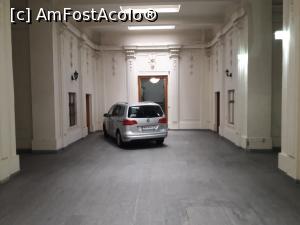[P17] holul din interiorul imobilului - rece, cu miros de mucegai » foto by silvia tudoran
 - 
<span class="allrVoted glyphicon glyphicon-heart hidden" id="av1171423"></span>
<a class="m-l-10 hidden" id="sv1171423" onclick="voting_Foto_DelVot(,1171423,26387)" role="button">șterge vot <span class="glyphicon glyphicon-remove"></span></a>
<a id="v91171423" class=" c-red"  onclick="voting_Foto_SetVot(1171423)" role="button"><span class="glyphicon glyphicon-heart-empty"></span> <b>LIKE</b> = Votează poza</a> <img class="hidden"  id="f1171423W9" src="/imagini/loader.gif" border="0" /><span class="AjErrMes hidden" id="e1171423ErM"></span>
