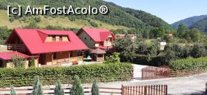 [P01] Vedere din hotel spre cele două cabane mari » foto by GoMa
 - 
<span class="allrVoted glyphicon glyphicon-heart hidden" id="av1172154"></span>
<a class="m-l-10 hidden" id="sv1172154" onclick="voting_Foto_DelVot(,1172154,26393)" role="button">șterge vot <span class="glyphicon glyphicon-remove"></span></a>
<a id="v91172154" class=" c-red"  onclick="voting_Foto_SetVot(1172154)" role="button"><span class="glyphicon glyphicon-heart-empty"></span> <b>LIKE</b> = Votează poza</a> <img class="hidden"  id="f1172154W9" src="/imagini/loader.gif" border="0" /><span class="AjErrMes hidden" id="e1172154ErM"></span>