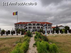 [P02] Casa OK by Ovo, vedere de pe faleză » foto by crismis
 - 
<span class="allrVoted glyphicon glyphicon-heart hidden" id="av1393894"></span>
<a class="m-l-10 hidden" id="sv1393894" onclick="voting_Foto_DelVot(,1393894,26427)" role="button">șterge vot <span class="glyphicon glyphicon-remove"></span></a>
<a id="v91393894" class=" c-red"  onclick="voting_Foto_SetVot(1393894)" role="button"><span class="glyphicon glyphicon-heart-empty"></span> <b>LIKE</b> = Votează poza</a> <img class="hidden"  id="f1393894W9" src="/imagini/loader.gif" border="0" /><span class="AjErrMes hidden" id="e1393894ErM"></span>