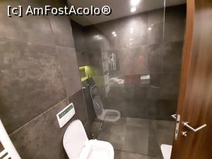 [P03] Imensa cabina de dus » foto by micutzu
 - 
<span class="allrVoted glyphicon glyphicon-heart hidden" id="av1177379"></span>
<a class="m-l-10 hidden" id="sv1177379" onclick="voting_Foto_DelVot(,1177379,26448)" role="button">șterge vot <span class="glyphicon glyphicon-remove"></span></a>
<a id="v91177379" class=" c-red"  onclick="voting_Foto_SetVot(1177379)" role="button"><span class="glyphicon glyphicon-heart-empty"></span> <b>LIKE</b> = Votează poza</a> <img class="hidden"  id="f1177379W9" src="/imagini/loader.gif" border="0" /><span class="AjErrMes hidden" id="e1177379ErM"></span>