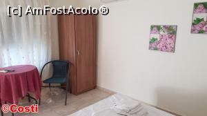 [P19] Pensiunea Stelios House - camera în care am stat noi » foto by Costi
 - 
<span class="allrVoted glyphicon glyphicon-heart hidden" id="av1177962"></span>
<a class="m-l-10 hidden" id="sv1177962" onclick="voting_Foto_DelVot(,1177962,26449)" role="button">șterge vot <span class="glyphicon glyphicon-remove"></span></a>
<a id="v91177962" class=" c-red"  onclick="voting_Foto_SetVot(1177962)" role="button"><span class="glyphicon glyphicon-heart-empty"></span> <b>LIKE</b> = Votează poza</a> <img class="hidden"  id="f1177962W9" src="/imagini/loader.gif" border="0" /><span class="AjErrMes hidden" id="e1177962ErM"></span>