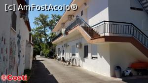[P04] Pensiunea Stelios House - vedere din spatele curții » foto by Costi
 - 
<span class="allrVoted glyphicon glyphicon-heart hidden" id="av1177947"></span>
<a class="m-l-10 hidden" id="sv1177947" onclick="voting_Foto_DelVot(,1177947,26449)" role="button">șterge vot <span class="glyphicon glyphicon-remove"></span></a>
<a id="v91177947" class=" c-red"  onclick="voting_Foto_SetVot(1177947)" role="button"><span class="glyphicon glyphicon-heart-empty"></span> <b>LIKE</b> = Votează poza</a> <img class="hidden"  id="f1177947W9" src="/imagini/loader.gif" border="0" /><span class="AjErrMes hidden" id="e1177947ErM"></span>