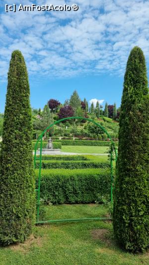 [P46] I Giardini di Zoe » foto by robert
 - 
<span class="allrVoted glyphicon glyphicon-heart hidden" id="av1239812"></span>
<a class="m-l-10 hidden" id="sv1239812" onclick="voting_Foto_DelVot(,1239812,26461)" role="button">șterge vot <span class="glyphicon glyphicon-remove"></span></a>
<a id="v91239812" class=" c-red"  onclick="voting_Foto_SetVot(1239812)" role="button"><span class="glyphicon glyphicon-heart-empty"></span> <b>LIKE</b> = Votează poza</a> <img class="hidden"  id="f1239812W9" src="/imagini/loader.gif" border="0" /><span class="AjErrMes hidden" id="e1239812ErM"></span>