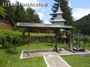 [P14] Mănăstirea Nechit - În curtea sfântului lăcaș. Toaca. » foto by iulianic
 - 
<span class="allrVoted glyphicon glyphicon-heart hidden" id="av1179111"></span>
<a class="m-l-10 hidden" id="sv1179111" onclick="voting_Foto_DelVot(,1179111,26471)" role="button">șterge vot <span class="glyphicon glyphicon-remove"></span></a>
<a id="v91179111" class=" c-red"  onclick="voting_Foto_SetVot(1179111)" role="button"><span class="glyphicon glyphicon-heart-empty"></span> <b>LIKE</b> = Votează poza</a> <img class="hidden"  id="f1179111W9" src="/imagini/loader.gif" border="0" /><span class="AjErrMes hidden" id="e1179111ErM"></span>
