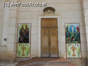 [P17] Mănăstirea Nechit - Intrarea în biserica mare. » foto by iulianic
 - 
<span class="allrVoted glyphicon glyphicon-heart hidden" id="av1179114"></span>
<a class="m-l-10 hidden" id="sv1179114" onclick="voting_Foto_DelVot(,1179114,26471)" role="button">șterge vot <span class="glyphicon glyphicon-remove"></span></a>
<a id="v91179114" class=" c-red"  onclick="voting_Foto_SetVot(1179114)" role="button"><span class="glyphicon glyphicon-heart-empty"></span> <b>LIKE</b> = Votează poza</a> <img class="hidden"  id="f1179114W9" src="/imagini/loader.gif" border="0" /><span class="AjErrMes hidden" id="e1179114ErM"></span>