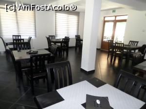 [P03] Sala de mese de la parter. » foto by Safta Radu
 - 
<span class="allrVoted glyphicon glyphicon-heart hidden" id="av1179229"></span>
<a class="m-l-10 hidden" id="sv1179229" onclick="voting_Foto_DelVot(,1179229,26473)" role="button">șterge vot <span class="glyphicon glyphicon-remove"></span></a>
<a id="v91179229" class=" c-red"  onclick="voting_Foto_SetVot(1179229)" role="button"><span class="glyphicon glyphicon-heart-empty"></span> <b>LIKE</b> = Votează poza</a> <img class="hidden"  id="f1179229W9" src="/imagini/loader.gif" border="0" /><span class="AjErrMes hidden" id="e1179229ErM"></span>