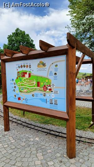 [P26] Harta parcului Mini Transilvania. » foto by tata123 🔱
 - 
<span class="allrVoted glyphicon glyphicon-heart hidden" id="av1385679"></span>
<a class="m-l-10 hidden" id="sv1385679" onclick="voting_Foto_DelVot(,1385679,26478)" role="button">șterge vot <span class="glyphicon glyphicon-remove"></span></a>
<a id="v91385679" class=" c-red"  onclick="voting_Foto_SetVot(1385679)" role="button"><span class="glyphicon glyphicon-heart-empty"></span> <b>LIKE</b> = Votează poza</a> <img class="hidden"  id="f1385679W9" src="/imagini/loader.gif" border="0" /><span class="AjErrMes hidden" id="e1385679ErM"></span>