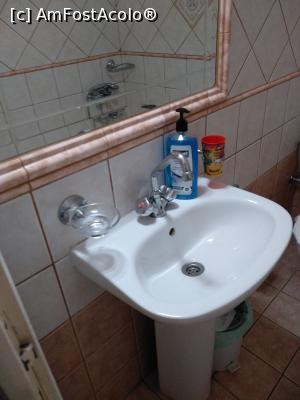 [P11] Chiuveta din baie » foto by ilee
 - 
<span class="allrVoted glyphicon glyphicon-heart hidden" id="av1179910"></span>
<a class="m-l-10 hidden" id="sv1179910" onclick="voting_Foto_DelVot(,1179910,26479)" role="button">șterge vot <span class="glyphicon glyphicon-remove"></span></a>
<a id="v91179910" class=" c-red"  onclick="voting_Foto_SetVot(1179910)" role="button"><span class="glyphicon glyphicon-heart-empty"></span> <b>LIKE</b> = Votează poza</a> <img class="hidden"  id="f1179910W9" src="/imagini/loader.gif" border="0" /><span class="AjErrMes hidden" id="e1179910ErM"></span>