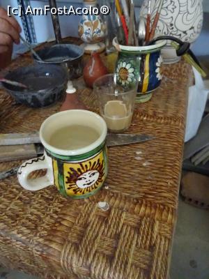 [P14] Masa pictorului - mama meșterului olar. » foto by tata123 🔱
 - 
<span class="allrVoted glyphicon glyphicon-heart hidden" id="av1181588"></span>
<a class="m-l-10 hidden" id="sv1181588" onclick="voting_Foto_DelVot(,1181588,26498)" role="button">șterge vot <span class="glyphicon glyphicon-remove"></span></a>
<a id="v91181588" class=" c-red"  onclick="voting_Foto_SetVot(1181588)" role="button"><span class="glyphicon glyphicon-heart-empty"></span> <b>LIKE</b> = Votează poza</a> <img class="hidden"  id="f1181588W9" src="/imagini/loader.gif" border="0" /><span class="AjErrMes hidden" id="e1181588ErM"></span>
