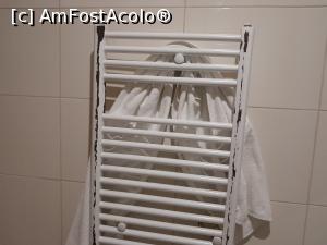 [P12] Asa arata caloriferul din baie » foto by emy_sinaia
 - 
<span class="allrVoted glyphicon glyphicon-heart hidden" id="av1310923"></span>
<a class="m-l-10 hidden" id="sv1310923" onclick="voting_Foto_DelVot(,1310923,26520)" role="button">șterge vot <span class="glyphicon glyphicon-remove"></span></a>
<a id="v91310923" class=" c-red"  onclick="voting_Foto_SetVot(1310923)" role="button"><span class="glyphicon glyphicon-heart-empty"></span> <b>LIKE</b> = Votează poza</a> <img class="hidden"  id="f1310923W9" src="/imagini/loader.gif" border="0" /><span class="AjErrMes hidden" id="e1310923ErM"></span>