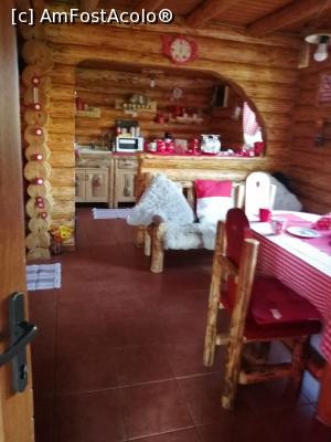 [P01] Vedere inspre bucatarie si dining. » foto by alexandram.
 - 
<span class="allrVoted glyphicon glyphicon-heart hidden" id="av1186571"></span>
<a class="m-l-10 hidden" id="sv1186571" onclick="voting_Foto_DelVot(,1186571,26541)" role="button">șterge vot <span class="glyphicon glyphicon-remove"></span></a>
<a id="v91186571" class=" c-red"  onclick="voting_Foto_SetVot(1186571)" role="button"><span class="glyphicon glyphicon-heart-empty"></span> <b>LIKE</b> = Votează poza</a> <img class="hidden"  id="f1186571W9" src="/imagini/loader.gif" border="0" /><span class="AjErrMes hidden" id="e1186571ErM"></span>